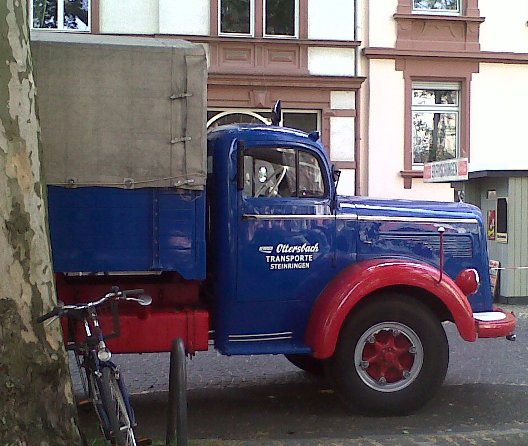 Alter Lastwagen im Nordend