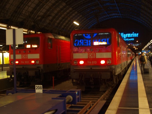 Abends im Frankfurter Hauptbahnhof