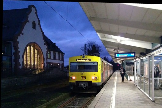 Triebwagen der Taunusbahn in Bad Homburg