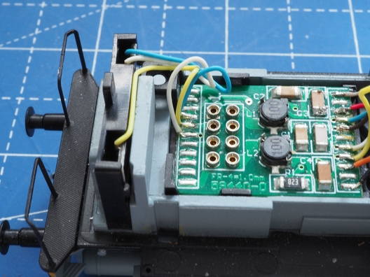 Einfacher Lichtumbau der BR 106 von Piko