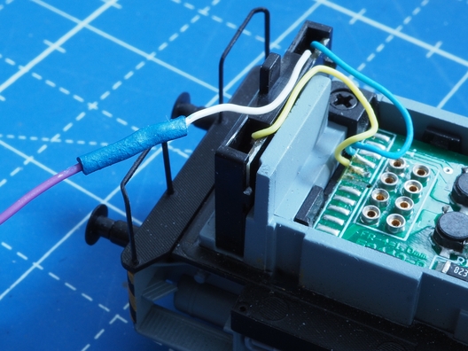 Einfacher Lichtumbau der BR 106 von Piko