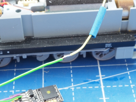 Einfacher Lichtumbau der BR 106 von Piko