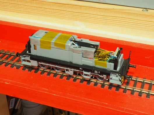 Einfacher Lichtumbau der BR 106 von Piko