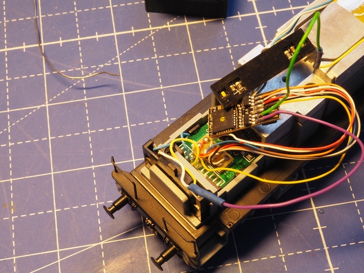 Einfacher Lichtumbau der BR 106 von Piko