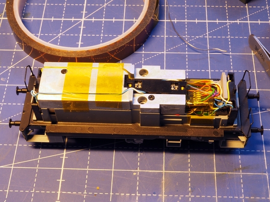 Einfacher Lichtumbau der BR 106 von Piko