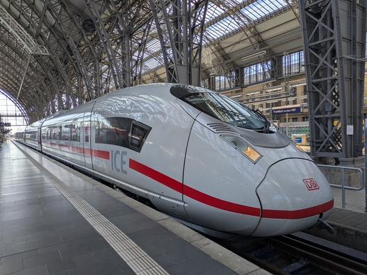 Frankfurt am Main Hauptbahnhof, Fotos aus dem März und April 2026.